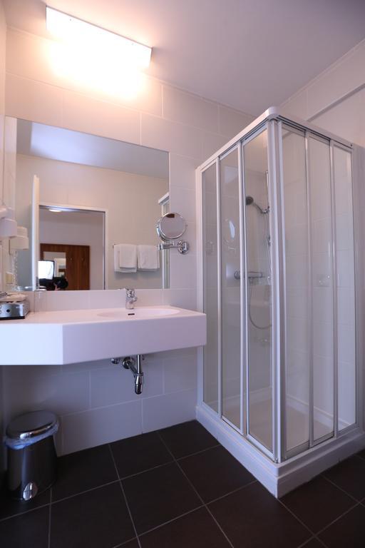 Hotel & Konditorei May ניופלד אן דר ליתה חדר תמונה